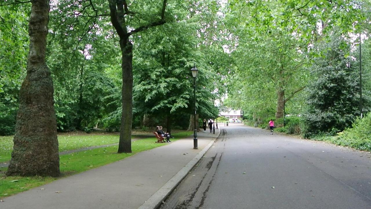 Spacious Two Bedroom Apartment In Battersea, Free Parking Londra Exterior foto