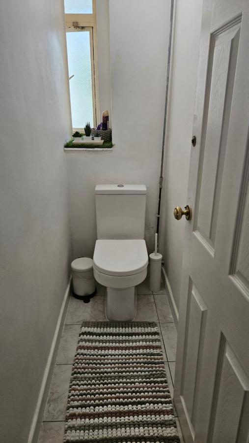 Spacious Two Bedroom Apartment In Battersea, Free Parking Londra Exterior foto