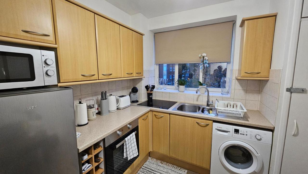 Spacious Two Bedroom Apartment In Battersea, Free Parking Londra Exterior foto